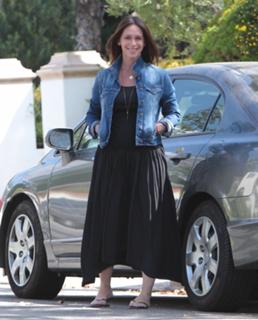 Jennifer Love Hewitt feet photo thumbnail