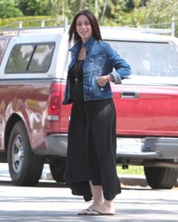 Jennifer Love Hewitt feet photo thumbnail