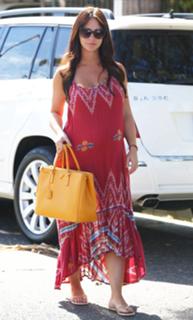 Jennifer Love Hewitt feet photo thumbnail