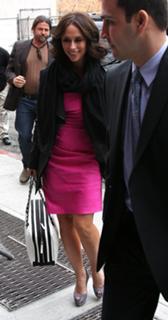 Jennifer Love Hewitt feet photo thumbnail