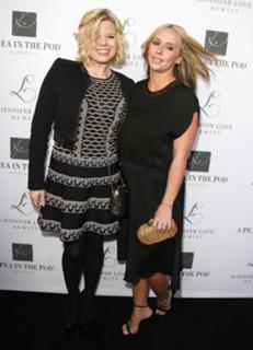 Jennifer Love Hewitt feet photo thumbnail