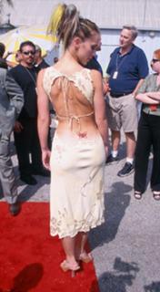 Jennifer Love Hewitt feet photo thumbnail