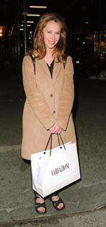 Jennifer Love Hewitt feet photo thumbnail