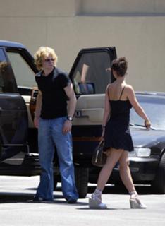 Jennifer Love Hewitt feet photo thumbnail