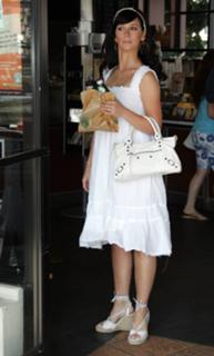 Jennifer Love Hewitt feet photo thumbnail