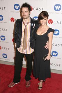 Jennifer Love Hewitt feet photo thumbnail