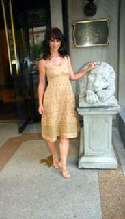 Jennifer Love Hewitt feet photo thumbnail