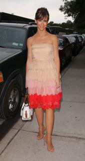 Jennifer Love Hewitt feet photo thumbnail