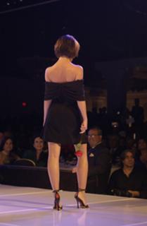 Jennifer Love Hewitt feet photo thumbnail