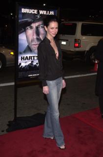 Jennifer Love Hewitt feet photo thumbnail