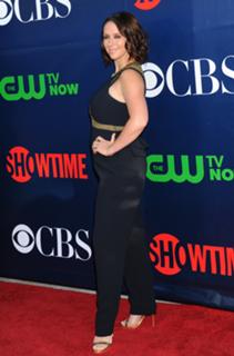 Jennifer Love Hewitt feet photo thumbnail