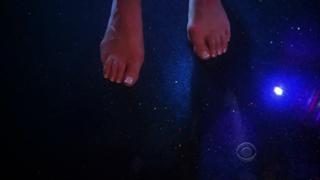 Jennifer Love Hewitt feet photo thumbnail