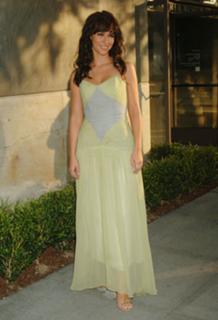 Jennifer Love Hewitt feet photo thumbnail