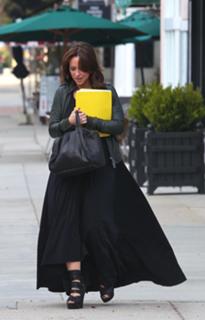 Jennifer Love Hewitt feet photo thumbnail