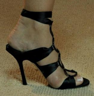 Jennifer Love Hewitt feet photo thumbnail