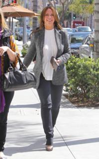 Jennifer Love Hewitt feet photo thumbnail