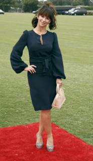 Jennifer Love Hewitt feet photo thumbnail