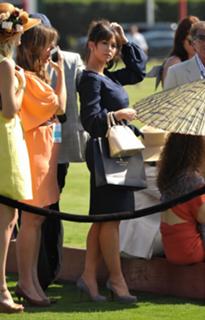 Jennifer Love Hewitt feet photo thumbnail