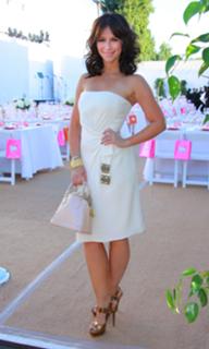 Jennifer Love Hewitt feet photo thumbnail