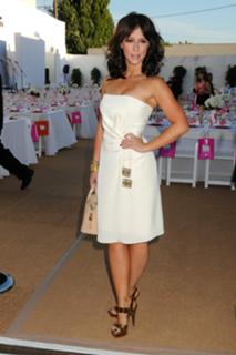 Jennifer Love Hewitt feet photo thumbnail