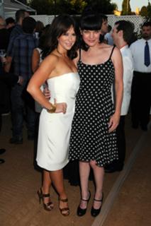 Jennifer Love Hewitt feet photo thumbnail