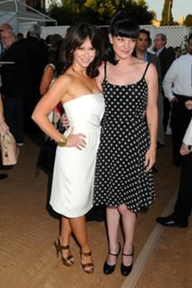 Jennifer Love Hewitt feet photo thumbnail