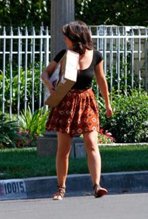 Jennifer Love Hewitt feet photo thumbnail