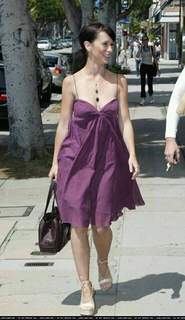 Jennifer Love Hewitt feet photo thumbnail
