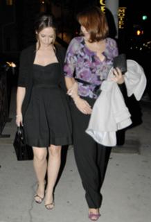 Jennifer Love Hewitt feet photo thumbnail