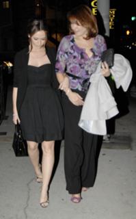 Jennifer Love Hewitt feet photo thumbnail