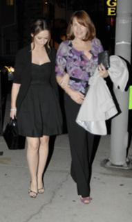 Jennifer Love Hewitt feet photo thumbnail