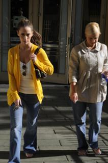 Jennifer Love Hewitt feet photo thumbnail