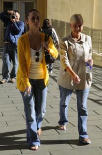 Jennifer Love Hewitt feet photo thumbnail