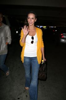 Jennifer Love Hewitt feet photo thumbnail