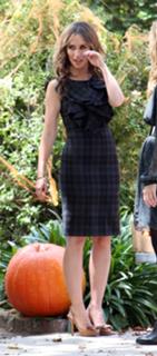 Jennifer Love Hewitt feet photo thumbnail