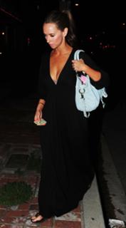 Jennifer Love Hewitt feet photo thumbnail