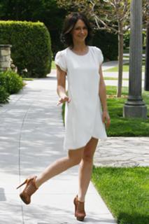 Jennifer Love Hewitt feet photo thumbnail