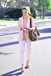 Jennifer Love Hewitt feet photo thumbnail