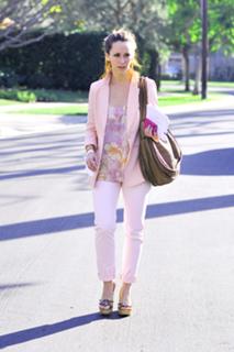 Jennifer Love Hewitt feet photo thumbnail