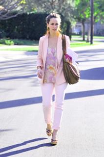 Jennifer Love Hewitt feet photo thumbnail