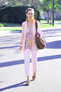 Jennifer Love Hewitt feet photo thumbnail