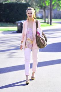 Jennifer Love Hewitt feet photo thumbnail