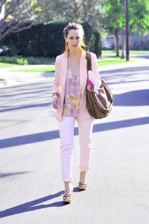 Jennifer Love Hewitt feet photo thumbnail