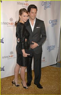 Jennifer Love Hewitt feet photo thumbnail