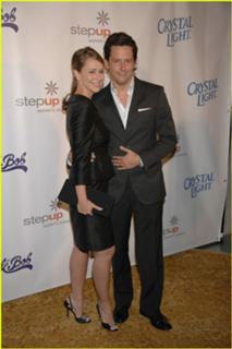 Jennifer Love Hewitt feet photo thumbnail