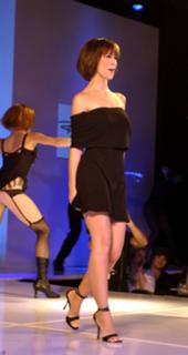 Jennifer Love Hewitt feet photo thumbnail