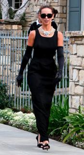 Jennifer Love Hewitt feet photo thumbnail