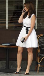 Jennifer Love Hewitt feet photo thumbnail