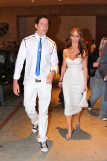 Jennifer Love Hewitt feet photo thumbnail