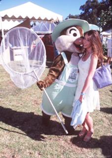 Jennifer Love Hewitt feet photo thumbnail